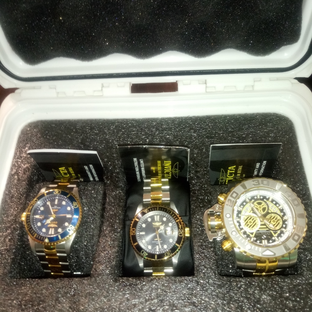 3 Brand New Invicta Watch Set With Marvel Case